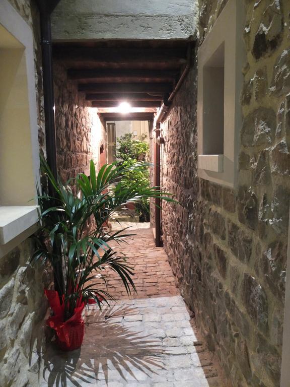 Guest house Notti O' Tunn Luxury In Centro Geraci Siculo